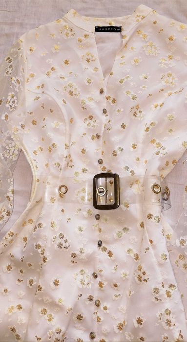 Шикарное новое платье.