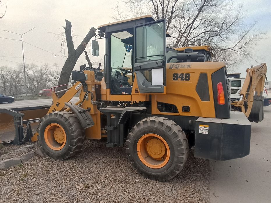 Фронтальный погрузщик NUR