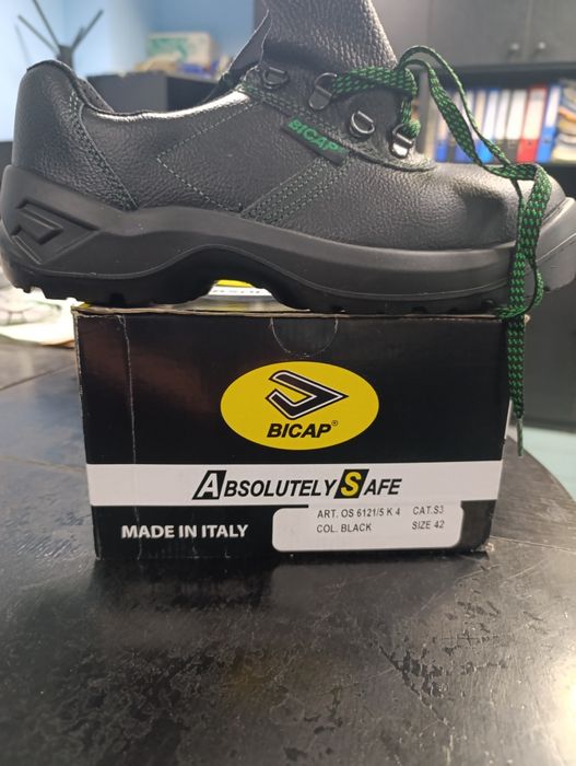 Работни обувки различни видове