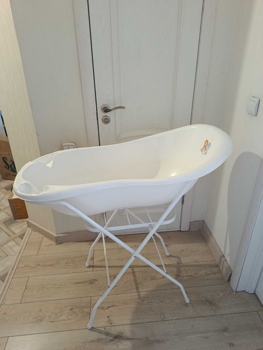 Продается детская ванночка на ножках