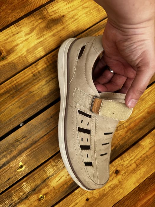 Продам мужские сандалии