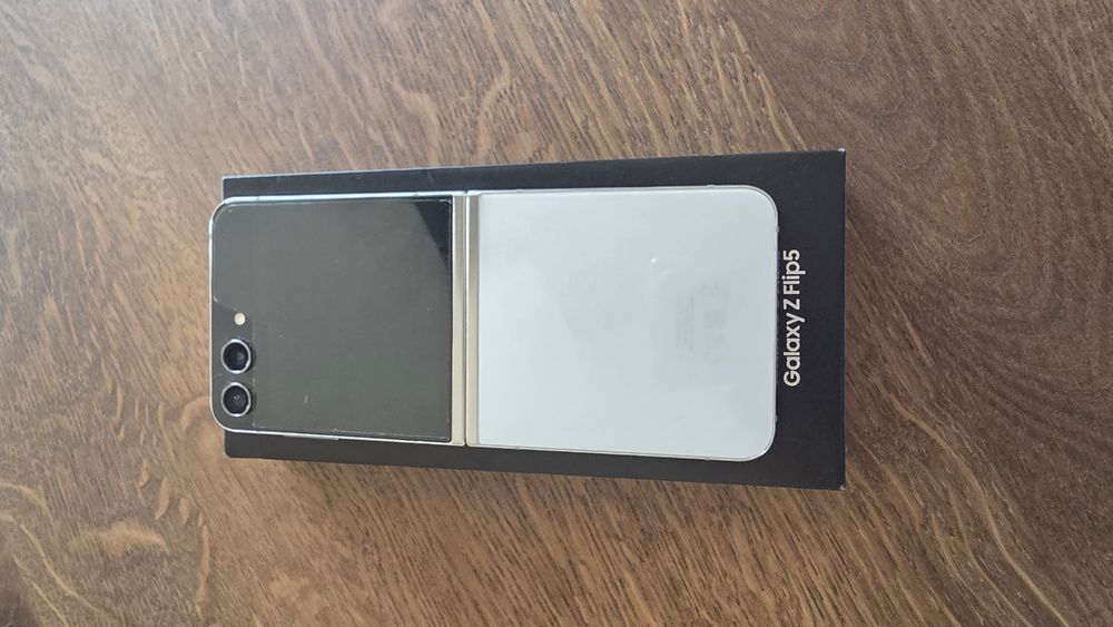 Samsung Galaxy Z Flip 5