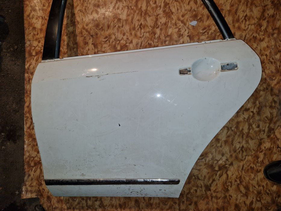 Дверь ниссан альмера