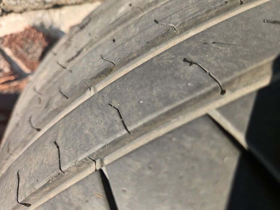 255/40/19 DOT- 4525 Bridgestone