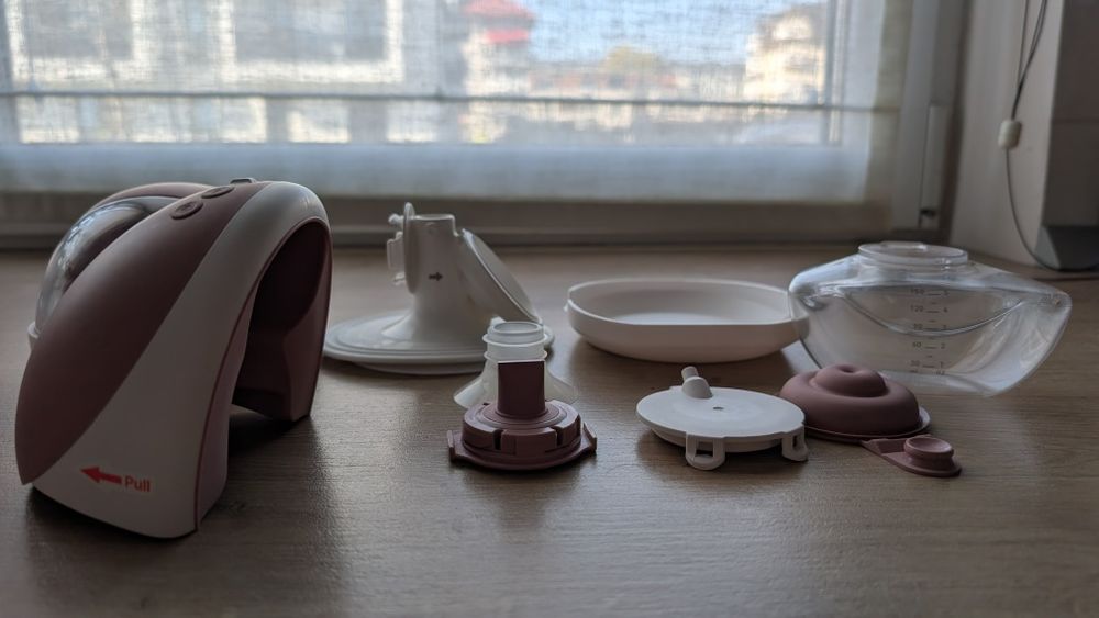 Vând pompă de sân Momcozy M9 aproape nefolsită
