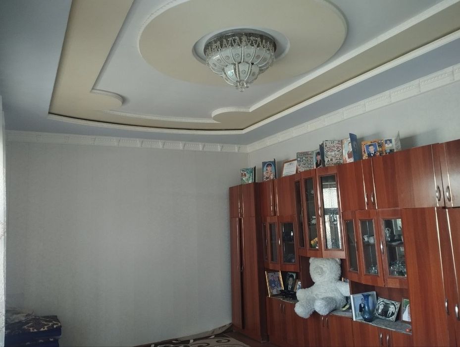 Navoiy, Narpay sentr hududida 8 sotihli, 5 xonali uy sotiladi !