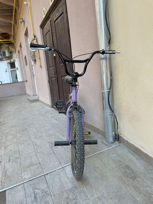 Vindem bicicletă BMX!