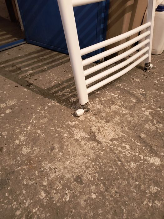 Calorifer portprosop baie 600x1150 cu robinetii inclusi