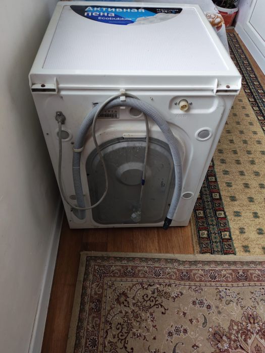 Продам машинку стиральную