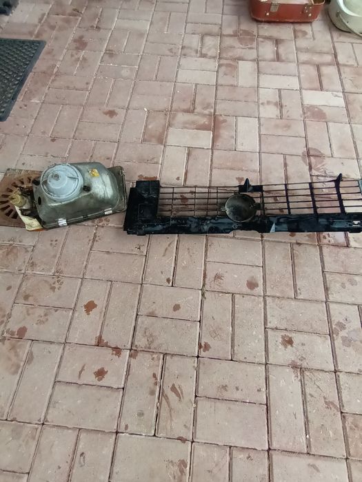 Vand mască far dreapta Opel record