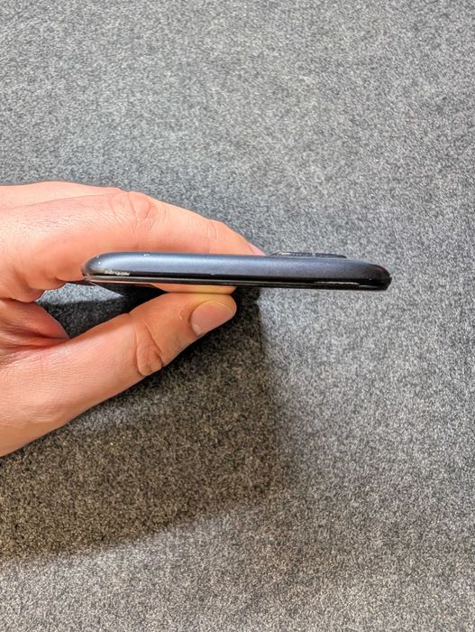 OnePlus 5T (8GB RAM / 128GB)  – Работещ, със следи от употреба