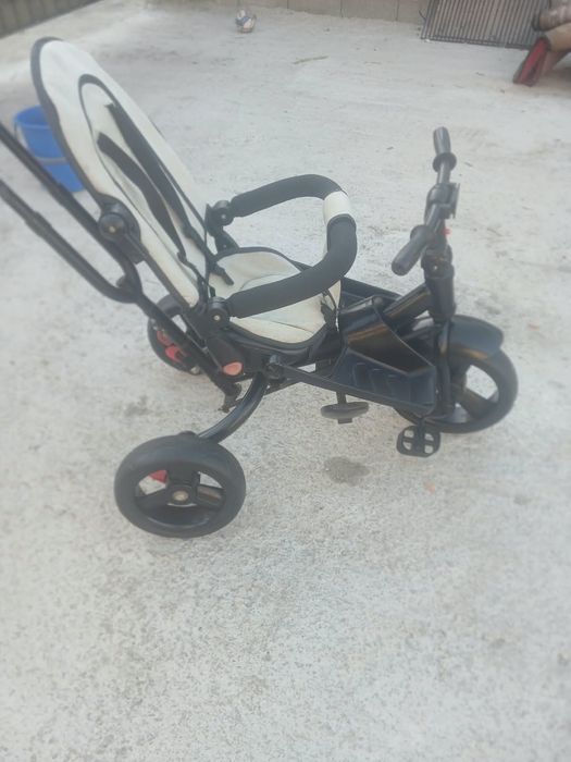 Tricicleta pentru copii