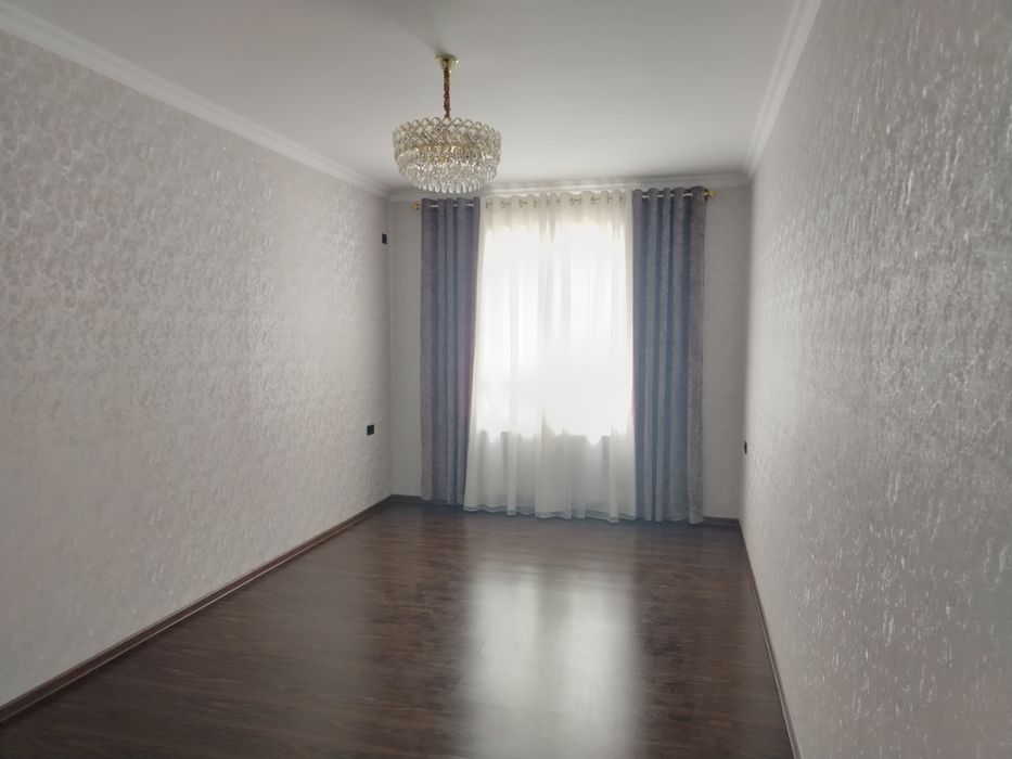 Квартира сотилади 105 кв янги гиштли дом