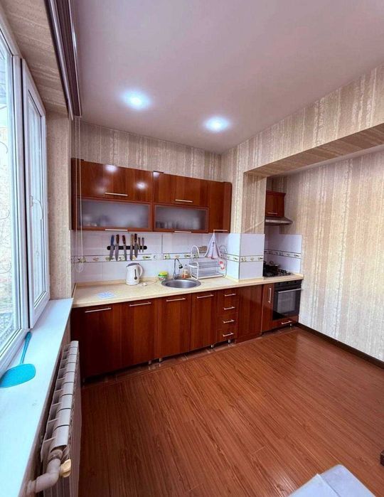 3-х комнатная квартира на Ойбеке рядом с рынком ID: 5363