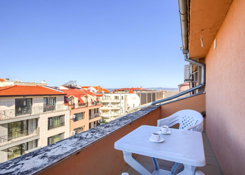 Три паркоместа във вътрешен двор, Черно море 2 с панорама