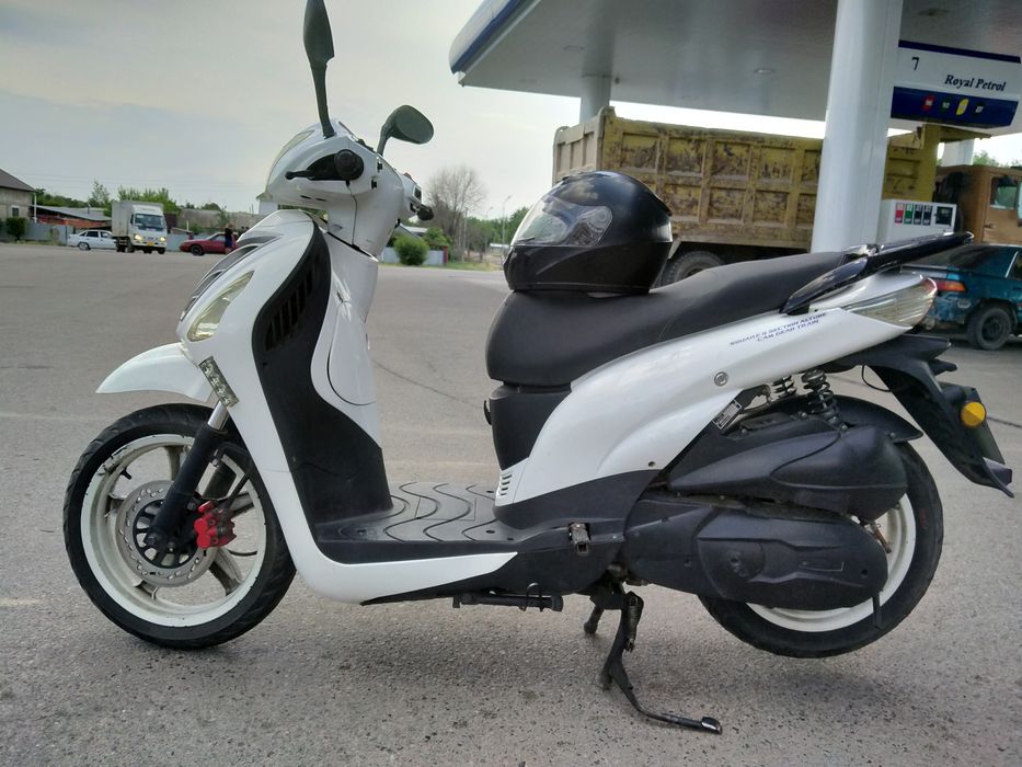 Продам два мопеда 250-300 кубов