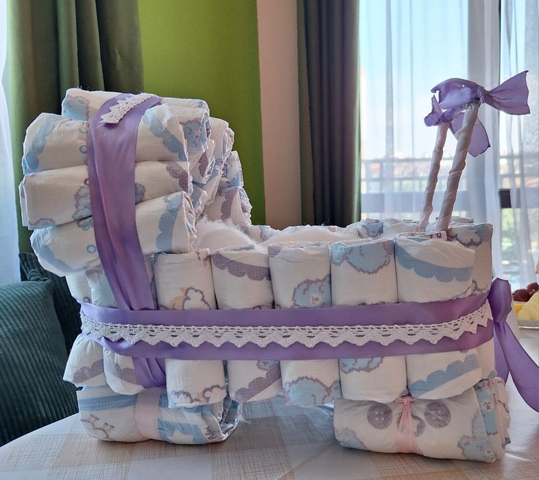 Ръчно изработена бебешка количка