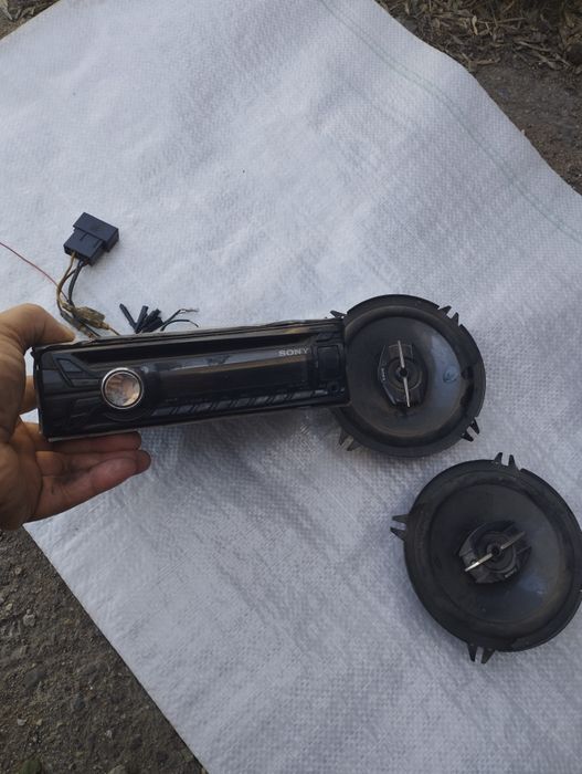 Продаю автомагнитолу сани каланками