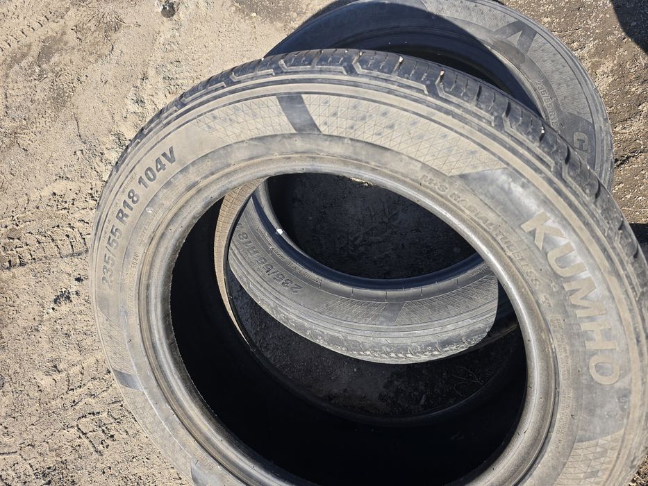 Продам б/у шины 235/55R18