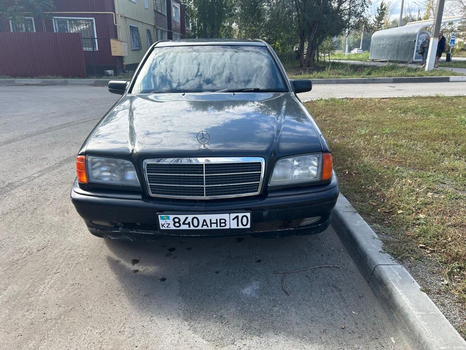 Автомобиль Мерседес  С-180