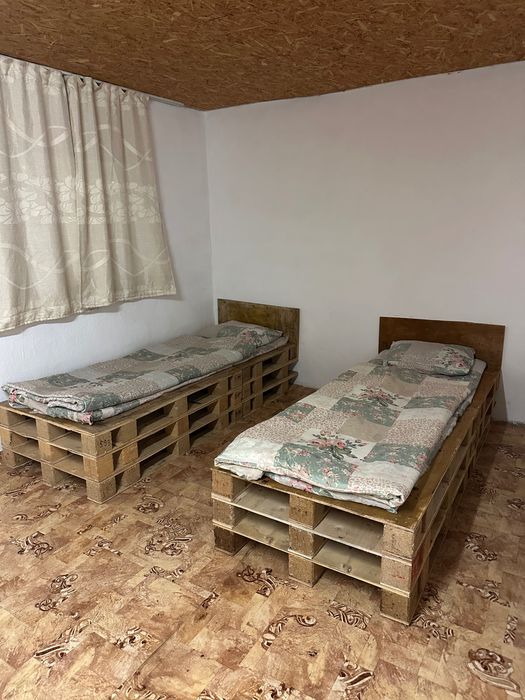 Продам кровати и стол в Бурабай