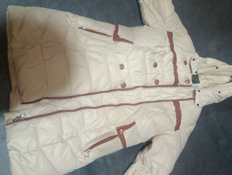 Женские куртка сотилади оригинал