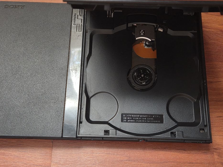 Vand consola pentru ps 2