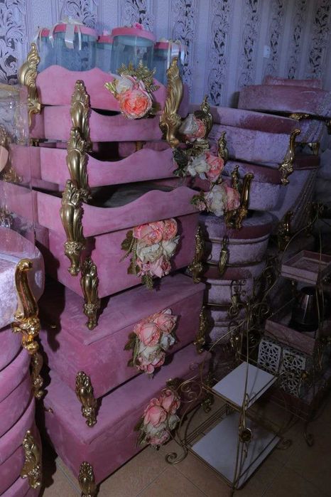 Sarpo quti va kelin koylaklar optim sotiladi!