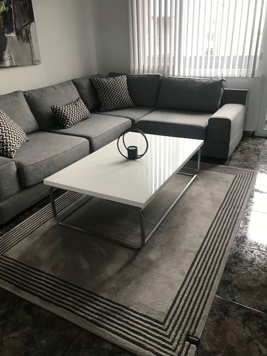 Продавам бяла маса от MDF 160лв.