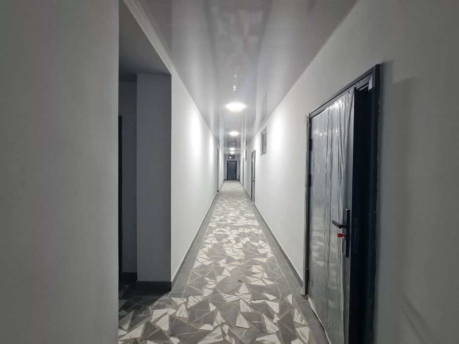 Продам офис 38м2 с новым ремонтом вдоль дороги