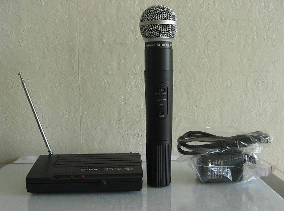 Професионален безжичен микрофон с приемник,SH-200