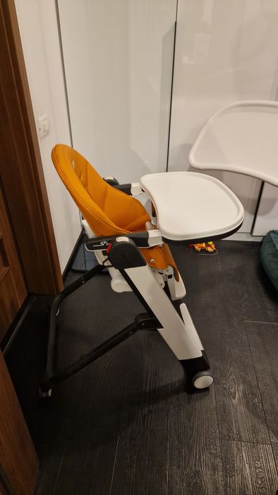 Scaun de masa 2 in 1 Peg Perego, Siesta Follow Me, Arancia