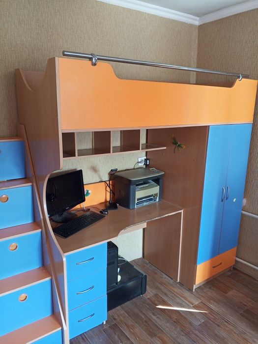 Продам детскую стенку со шкафом