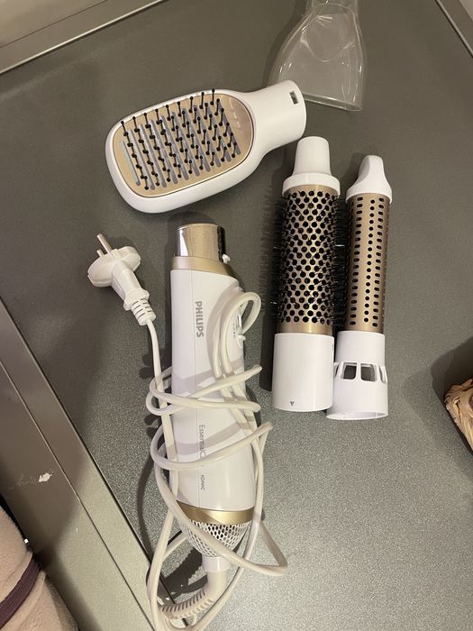 Продам фен Philips Essential Care Ionic.
