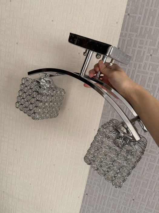 Продам люстру для спальни, кухни