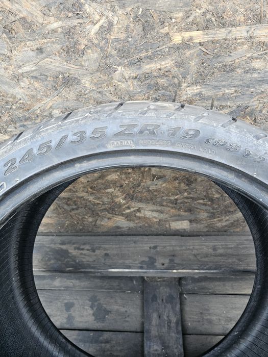 Anvelope  245 35 19