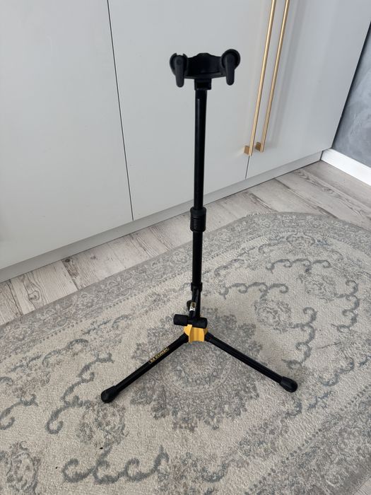 Стойка для гитары Hercules GS412B PLUS