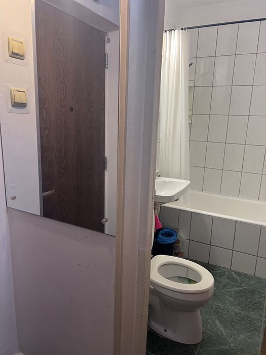 Propietar inchiriez garsoniera