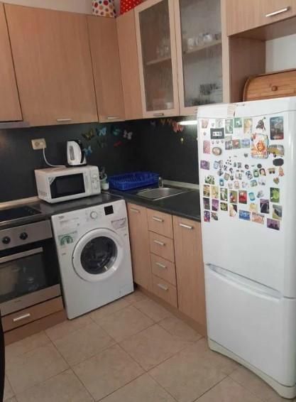 Дава се под наем Къща в Бургас, Сарафово - 100 кв.м за 408 € - Снимка #2