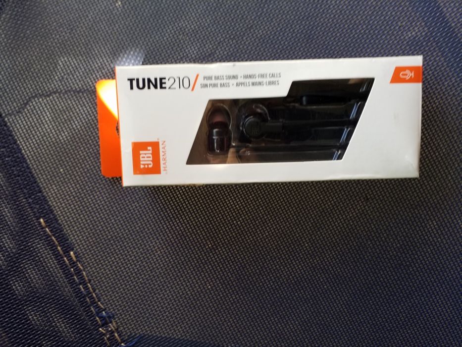 JBL Tune 210 casti inear