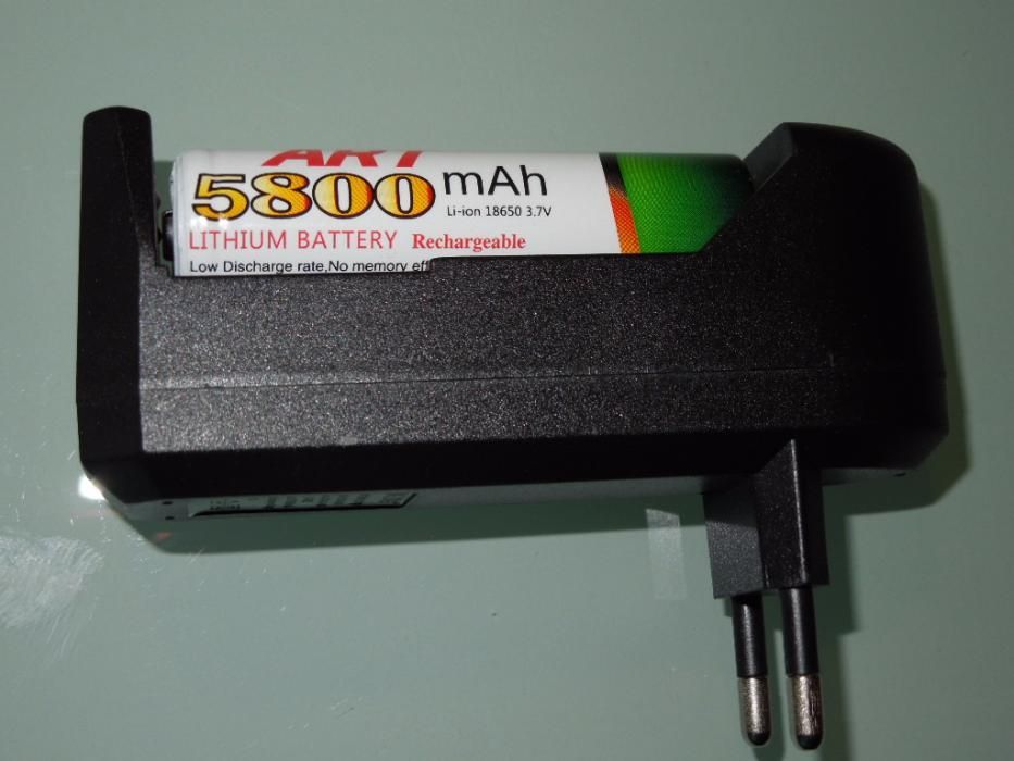 Incărcător Pentru Laser, Lanterna + Acumulator Marca ART 18650 5800mAh
