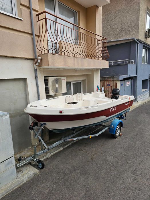 Лодка 4.10м. с колесар, двигател и сонар