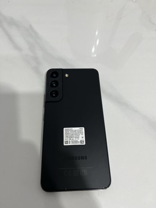 Продам телефон Samsung s22
