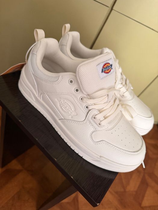 Продам кроссовки мужские dickies