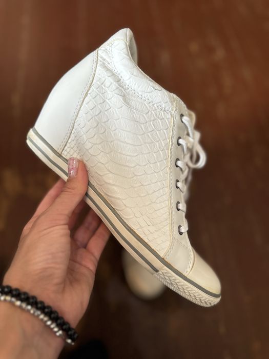 Calvin Klein кецове на платформа