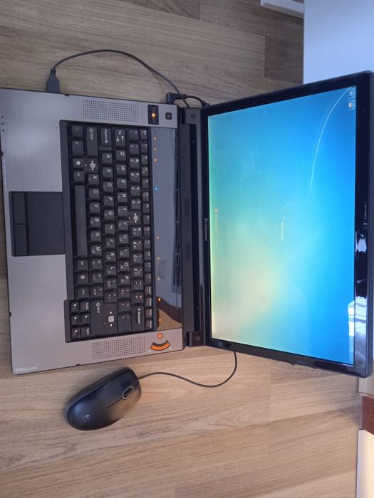 Продавам лаптоп Lenovo IdeaPad 4051