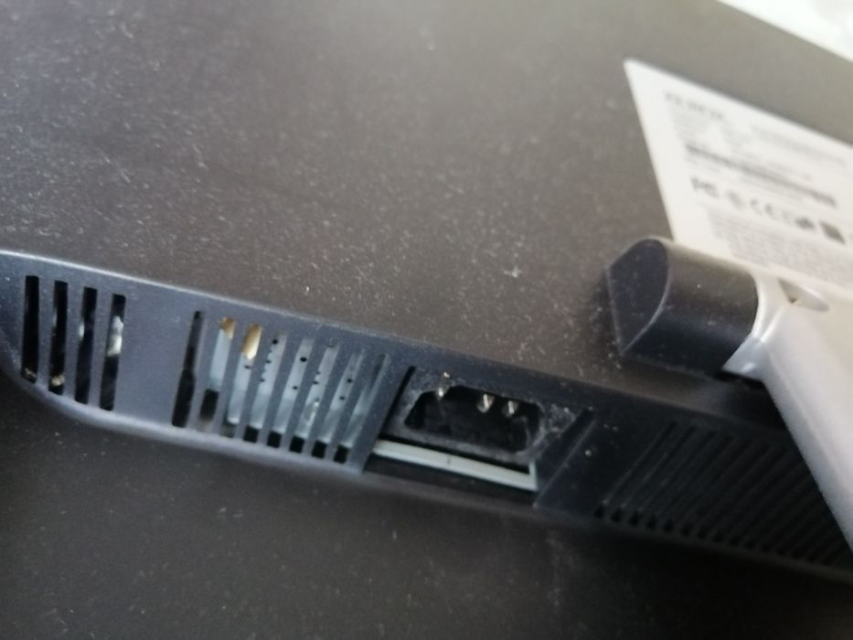 Монитор Xerox модел xm3-19w, клавиатура и мишка