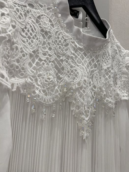 Белое платье, в хорошом состояние