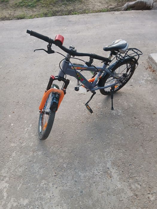 Srochna velosiped sotiladi.