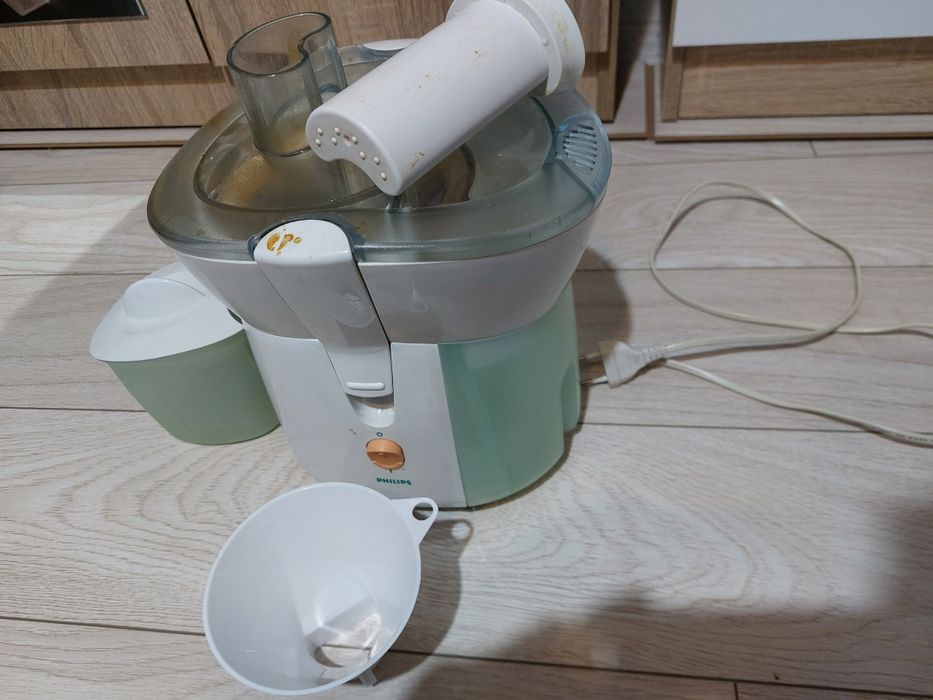 Storcător Philips pentru fructe și legume